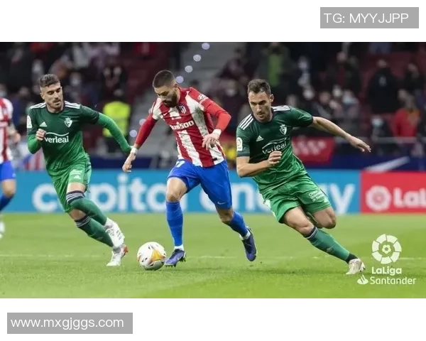 巴萨足球明星璀璨绽放 球场上演精彩对决与无尽荣耀