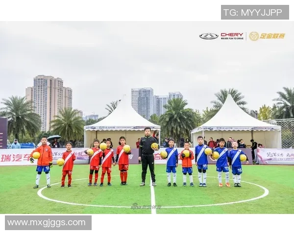 日喀则少年以足球追逐梦想谱写高原绿色青春传奇