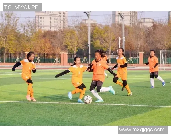 球星携萌娃同场竞技父女共舞绿茵展现足球温情时刻