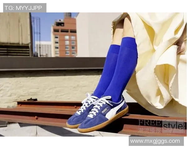 经典足球鞋回归球场 看老款球星足迹再现传奇风采